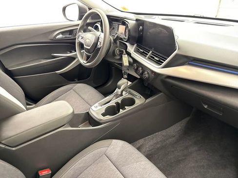 Used 2024 Chevrolet Trax LS FWD image 25