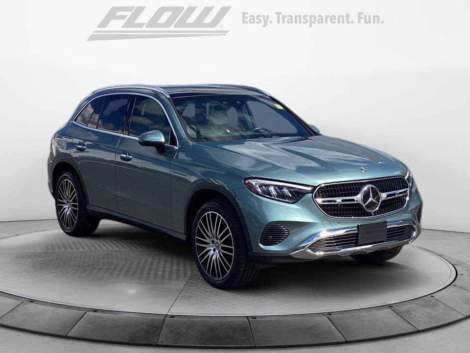 Used 2025 Mercedes-Benz GLC 300 4MATIC image 1