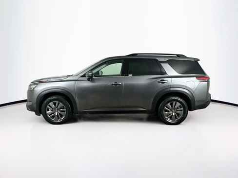 Used 2025 Nissan Pathfinder SV FWD image 4