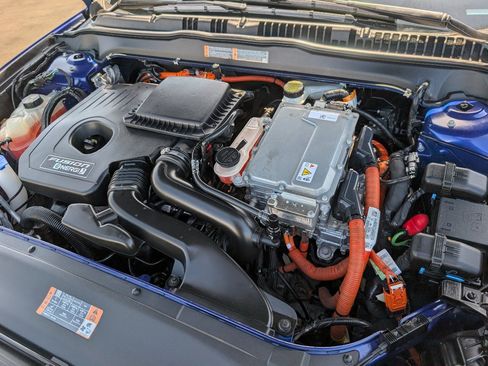 Used 2015 Ford Fusion Energi Titanium FWD image 20
