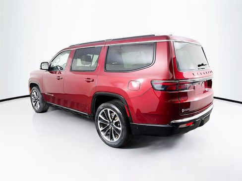 Used 2024 Jeep Wagoneer Series III w/ Premium Group I AWD/4WD image 5