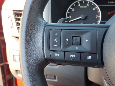 Used 2024 Nissan Rogue SV FWD image 23