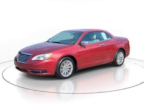 Used 2013 Chrysler 200 Limited FWD image 2