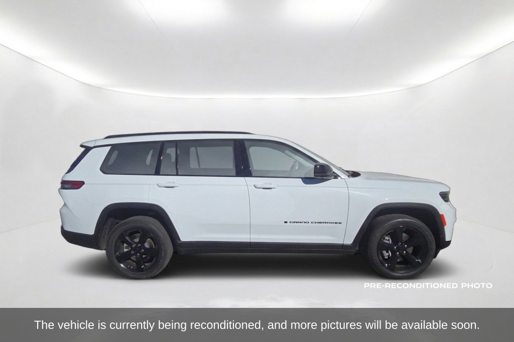 Used 2024 Jeep Grand Cherokee L Laredo AWD/4WD image 4