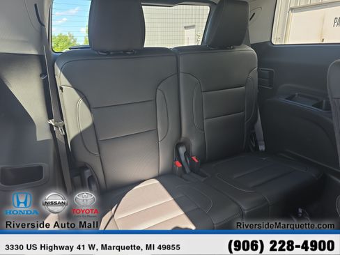 Used 2021 GMC Acadia SLT w/ Technology Package AWD/4WD image 26