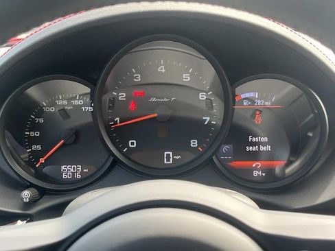 Used 2021 Porsche 718 Boxster RWD image 32