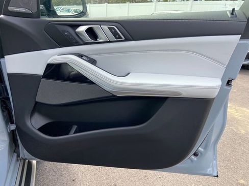 Certified 2023 BMW X7 xDrive40i w/ M Sport Package image 23
