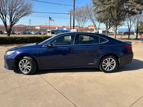 Used 2013 Lexus ES 300h image 10