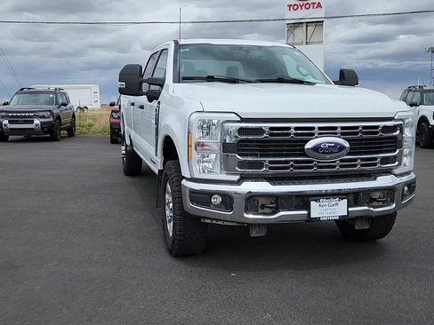 Used 2023 Ford F350 XLT w/ 360-Degree Camera Package AWD/4WD image 4