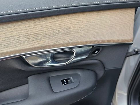 Certified 2025 Volvo XC90 B6 Plus image 15