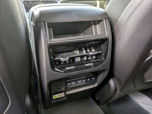 New 2026 Jeep Grand Cherokee Limited AWD/4WD image 15