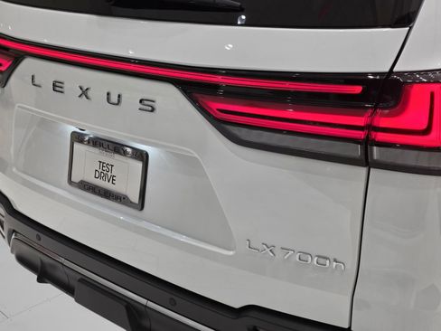 New 2026 Lexus LX 700h F Sport image 9