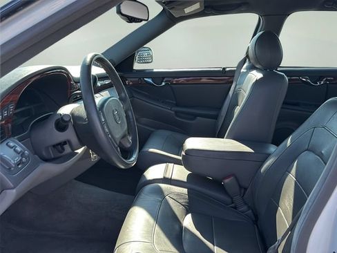 Used 2005 Cadillac De Ville w/ Equipment Group FWD image 17