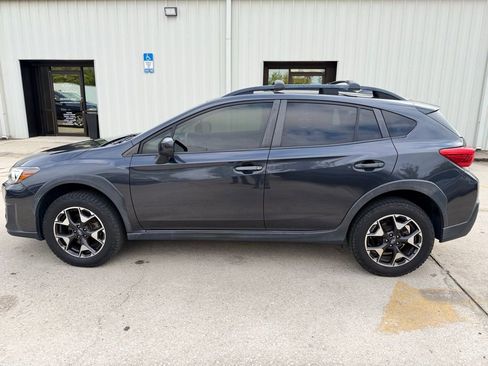 Used 2019 Subaru Crosstrek 2.0i Premium w/ Moonroof Package image 2