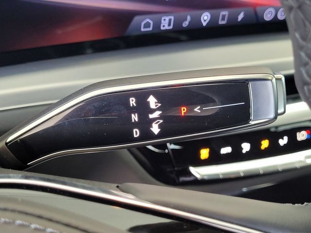 New 2026 Cadillac Lyriq V AWD/4WD image 19