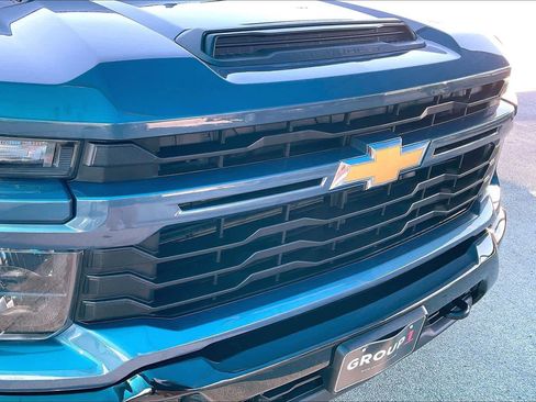 Used 2025 Chevrolet Silverado 2500 Custom w/ Custom Convenience Package image 32