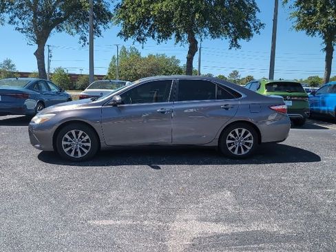 Used 2016 Toyota Camry XLE image 3