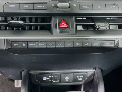 Used 2025 Kia K4 LXS image 23