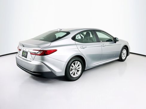 Used 2025 Toyota Camry LE image 9