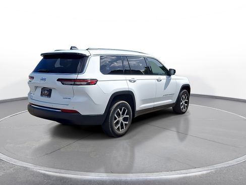 Used 2023 Jeep Grand Cherokee L Limited AWD/4WD image 8
