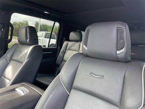 Used 2025 Cadillac Escalade ESV Premium Luxury image 21