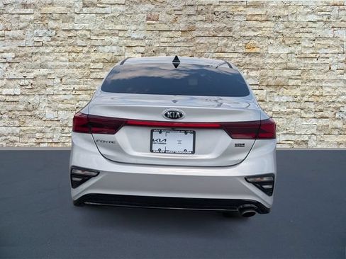 Used 2019 Kia Forte LXS FWD image 6