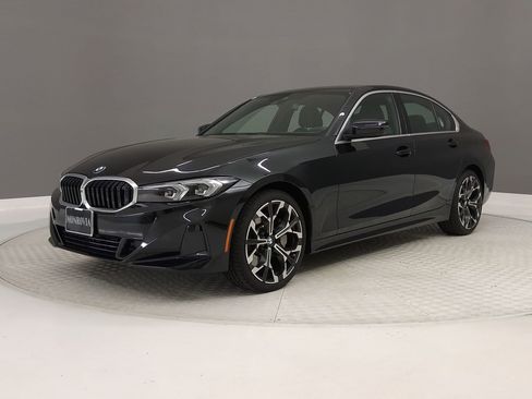 Used 2025 BMW 330i Sedan w/ Convenience Package image 33