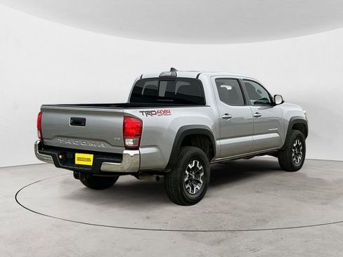 Used 2017 Toyota Tacoma TRD Off-Road w/ Tow Package (A/T) image 5