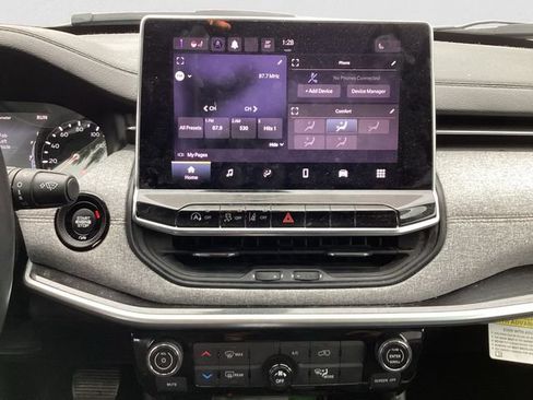 Certified 2022 Jeep Compass Latitude image 10