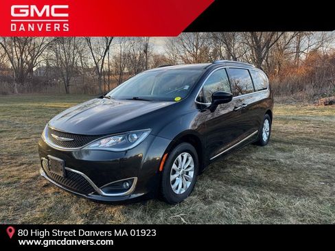 Used 2018 Chrysler Pacifica Touring-L image 2