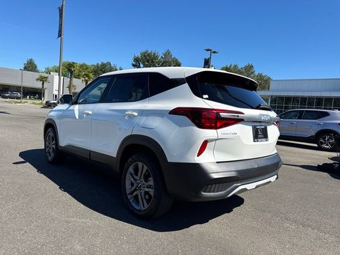 Used 2022 Kia Seltos LX AWD/4WD image 3