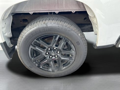 Used 2023 Chevrolet Silverado 1500 Custom w/ LPO, Dark Essentials Package image 10