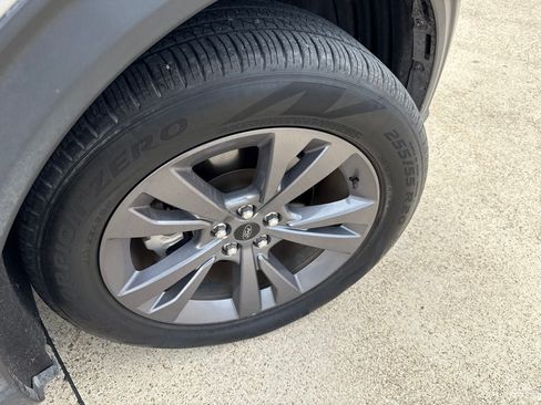 Used 2023 Ford Explorer XLT w/ Equipment Group 202A RWD image 16