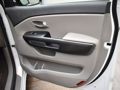 Used 2018 Kia Sedona L FWD image 21