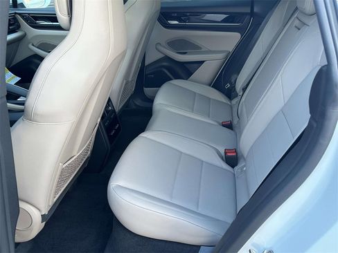 New 2025 Porsche Macan 4S Electric image 13