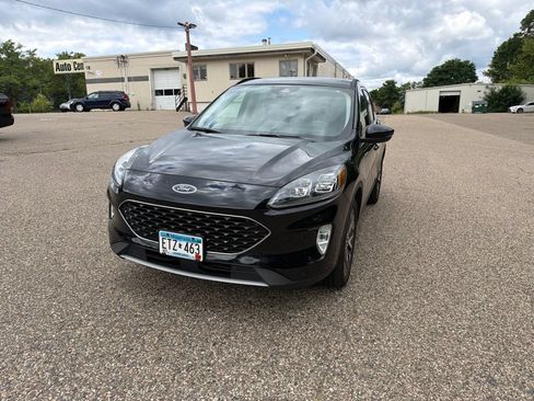 Used 2020 Ford Escape Titanium AWD/4WD image 8