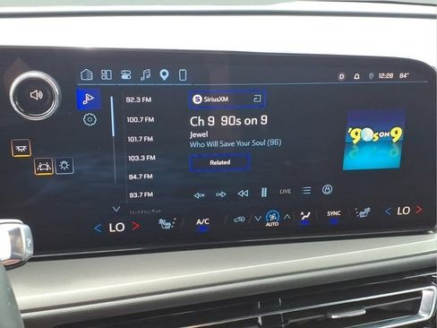 Used 2026 Chevrolet Traverse LT AWD/4WD image 5