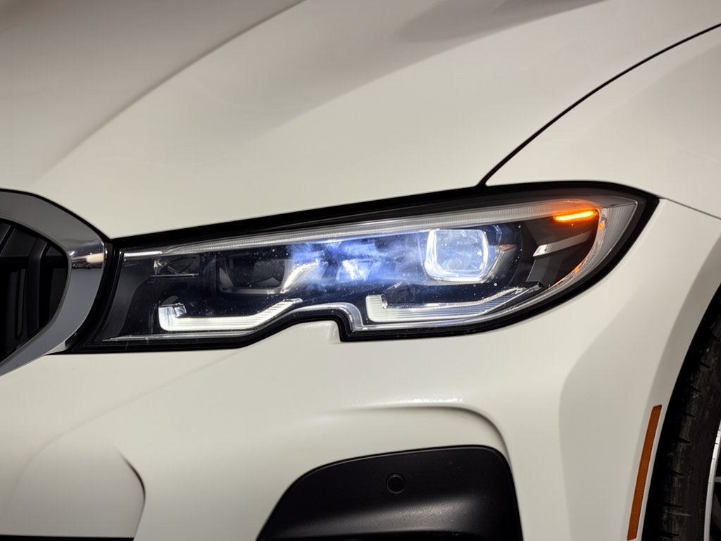 Used 2021 BMW 330i Sedan w/ M Sport Package RWD image 12
