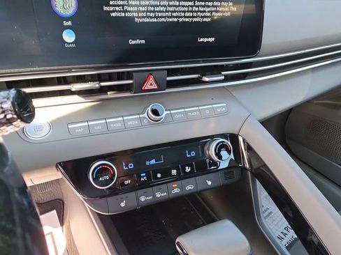 Used 2023 Hyundai Elantra SEL w/ Convenience Package FWD image 21