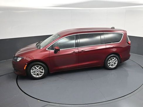 Used 2023 Chrysler Voyager LX FWD image 44