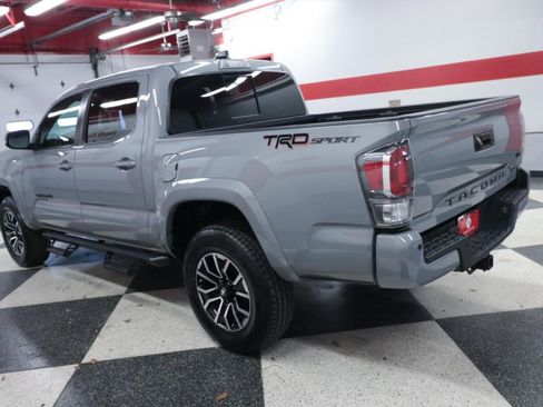 Used 2021 Toyota Tacoma TRD Sport w/ Technology Package RWD image 6