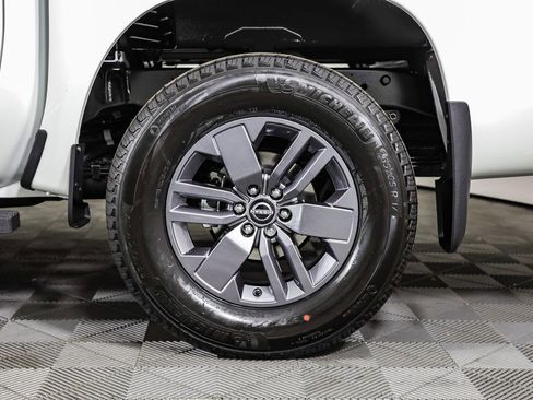 New 2025 Nissan Frontier SV w/ SV Convenience Package image 7