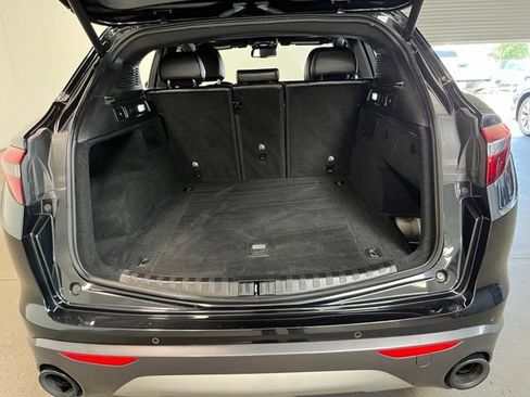 Used 2022 Alfa Romeo Stelvio Ti AWD/4WD image 16