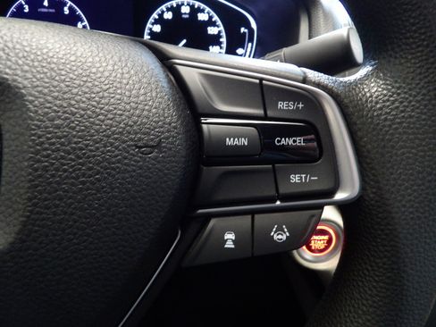 Used 2018 Honda Accord LX image 29