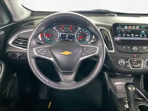 Used 2018 Chevrolet Malibu LT image 8