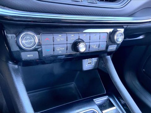 Used 2026 Jeep Compass Limited image 32