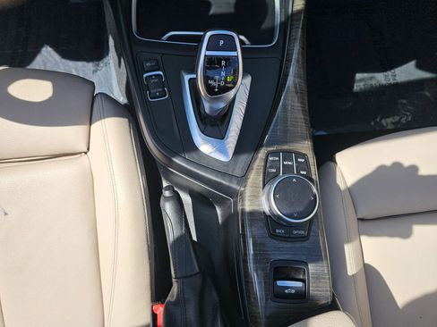 Used 2018 BMW 230i xDrive Convertible image 13