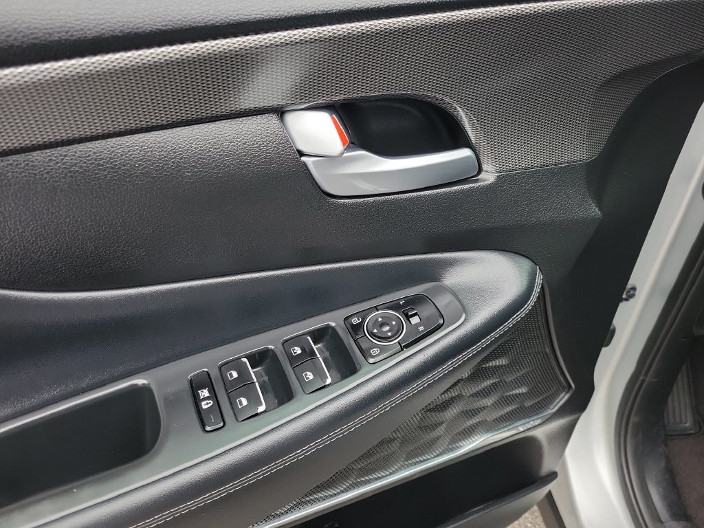Used 2019 Hyundai Santa Fe Limited FWD image 15