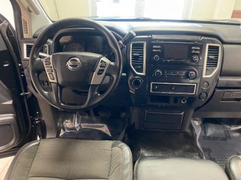 Used 2018 Nissan Titan S w/ S Utility Package RWD image 15