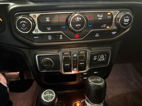 Used 2021 Jeep Wrangler Unlimited Sport AWD/4WD image 62